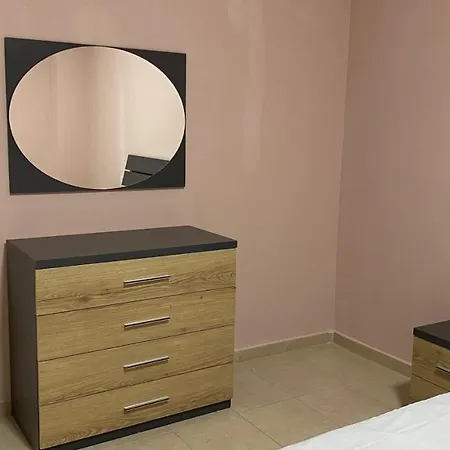 Anna's Lejlighed Lushnjë