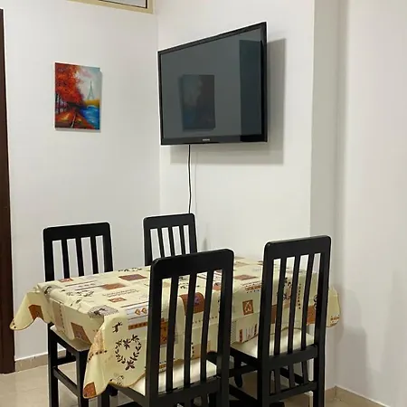 Διαμέρισμα Anna's Lushnjë